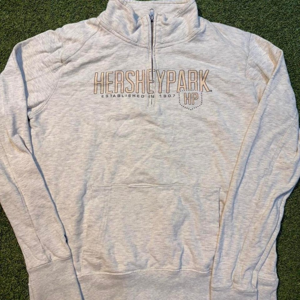 Hersheypark grey quarter zip sweatshirt Size XL #hersheypark #sweatshirt